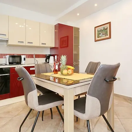 Neva Modern זאדאר