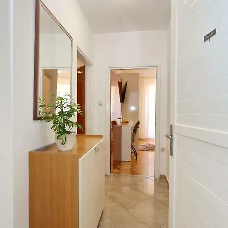 Neva Modern Gæstehus 4*