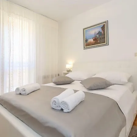 Neva Modern Gostinjska kuća 4*