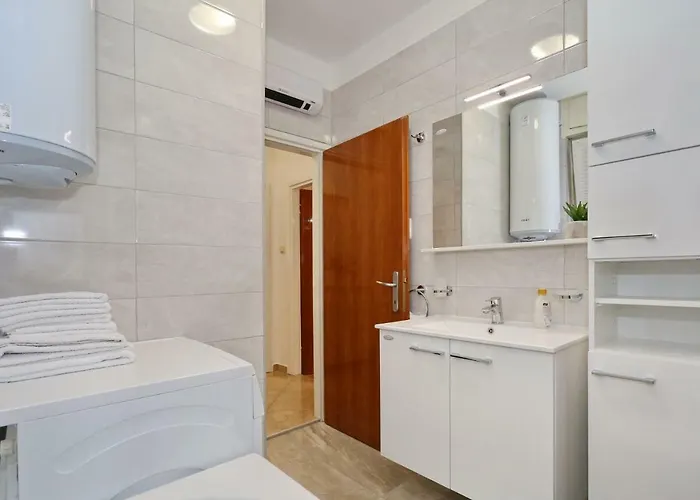 Neva Modern Gasthof Zadar