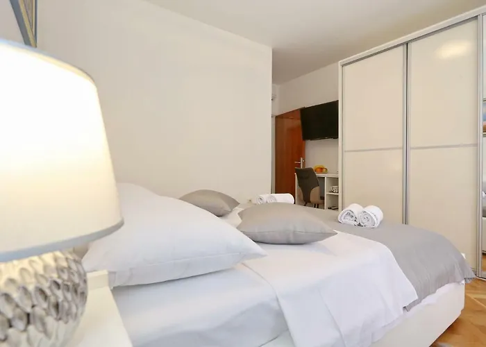 Neva Modern Gasthof Zadar